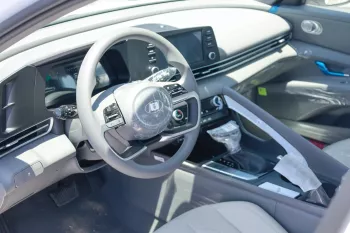 HYUNDAI ELANTRA 1.6L PETROL LUXURY 2024 MODEL YEAR