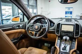 Porsche Cayenne Turbo s 4.8L Petrol 2015 Model Year
