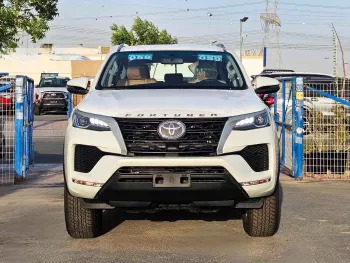 Toyota Fortuner 2.7L Petrol 4wd 2023 Model Year White Color