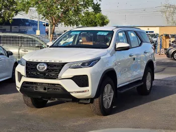 Toyota Fortuner 2.7L Petrol 4wd 2023 Model Year White Color