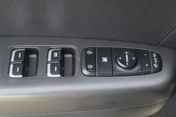 KIA SPORTAGE 2.0L DIESEL 2019 MODEL YEAR KOREAN SPECS WHITE COLOR