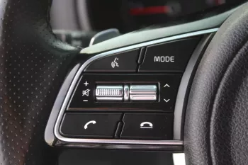KIA SPORTAGE 2.0L DIESEL 2019 MODEL YEAR KOREAN SPECS WHITE COLOR