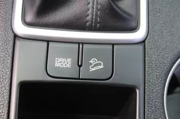 KIA SPORTAGE 2.0L DIESEL 2019 MODEL YEAR KOREAN SPECS WHITE COLOR