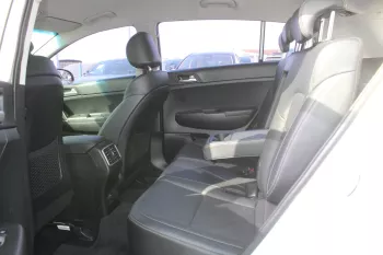 KIA SPORTAGE 2.0L DIESEL 2019 MODEL YEAR KOREAN SPECS WHITE COLOR
