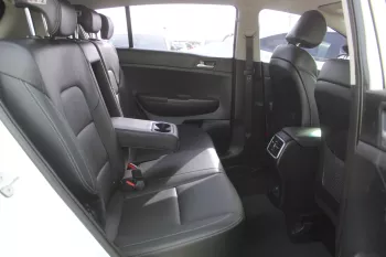 KIA SPORTAGE 2.0L DIESEL 2019 MODEL YEAR KOREAN SPECS WHITE COLOR