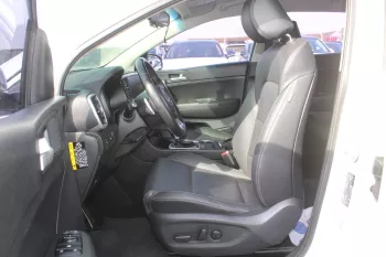 KIA SPORTAGE 2.0L DIESEL 2019 MODEL YEAR KOREAN SPECS WHITE COLOR