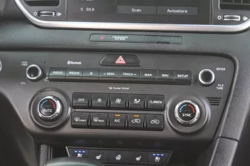 KIA SPORTAGE 2.0L DIESEL 2019 MODEL YEAR KOREAN SPECS WHITE COLOR