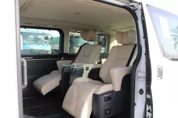 TOYOTA GRANVIA 2.8 DIESEL 2023 MODEL YEAR 2WD PREMIUM V WHITE COLOR