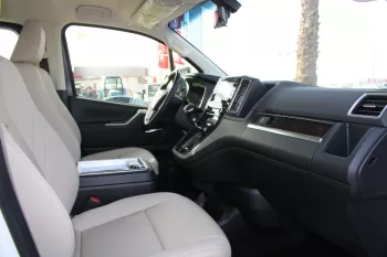 TOYOTA GRANVIA 2.8 DIESEL 2023 MODEL YEAR 2WD PREMIUM V WHITE COLOR