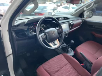 TOYOTA HILUX 2.7l 4WD PETROL M/T