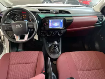 TOYOTA HILUX 2.7l 4WD PETROL M/T