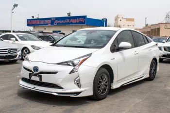 Toyota Prius 1.8L RWD Hybrid 2017 Model Year Low Mileage Import from Japan