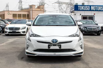 Toyota Prius 1.8L RWD Hybrid 2017 Model Year Low Mileage Import from Japan