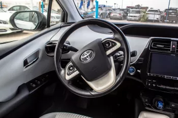 Toyota Prius 1.8L RWD Hybrid 2017 Model Year Low Mileage Import from Japan
