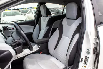 Toyota Prius 1.8L RWD Hybrid 2017 Model Year Low Mileage Import from Japan