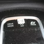 TOYOTA COROLLA CROSS 2.0L HYBRID 2024 MODEL YEAR BLACK COLOR - Thumbnail 20