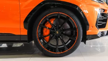 LAMBORGHINI URUS 2021 ORANGE COLOR  FULL OPTION 