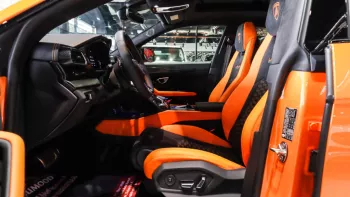 LAMBORGHINI URUS 2021 ORANGE COLOR  FULL OPTION 
