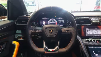 LAMBORGHINI URUS 2021 ORANGE COLOR  FULL OPTION 