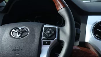 toyota tundra 2021 v8