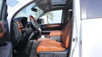 toyota tundra 2021 v8