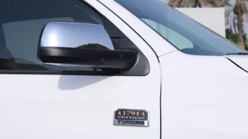 toyota tundra 2021 v8