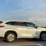 TOYOTA HIGHLANDER 2.5L HYBRID AWD 2023 MODEL YEAR WHITE COLOR - Thumbnail 4