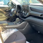 TOYOTA HIGHLANDER 2.5L HYBRID AWD 2023 MODEL YEAR WHITE COLOR - Thumbnail 6