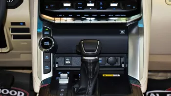 Toyota Land Cruiser VXR L300 Tiwn Turbo 3.5L 4WD 2022