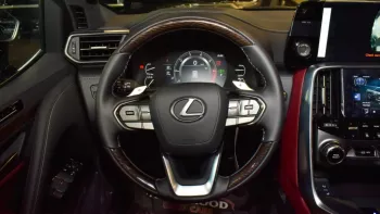Lexus LX600 Signature 3.5L Twin Turbo 2022