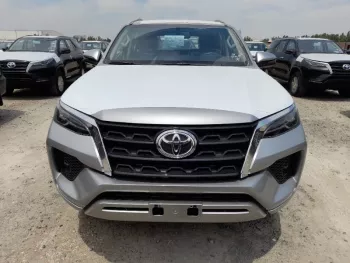TOYOTA FORTUNER 2.8L DIESEL EXCUTIVE 2023 MODEL YEAR SILVER COLOR