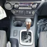 TOYOTA HILUX 2.7L PETROL 4WD 2024 MODEL YEAR - Thumbnail 13