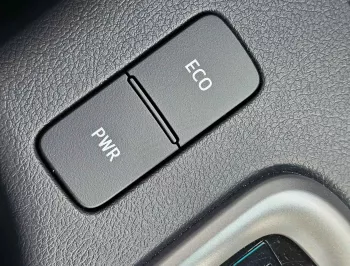 TOYOTA HILUX 2.7L PETROL 4WD 2024 MODEL YEAR