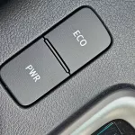 TOYOTA HILUX 2.7L PETROL 4WD 2024 MODEL YEAR - Thumbnail 12