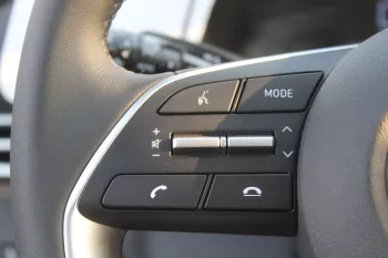 HUYNDAI ELANTRA 1.5 PETROL 2024 MODEL YEAR WHIT COLOR