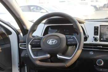 HUYNDAI ELANTRA 1.5 PETROL 2024 MODEL YEAR WHIT COLOR