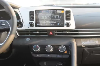 HUYNDAI ELANTRA 1.5 PETROL 2024 MODEL YEAR WHIT COLOR