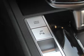 HUYNDAI ELANTRA 1.5 PETROL 2024 MODEL YEAR WHIT COLOR