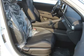 HUYNDAI ELANTRA 1.5 PETROL 2024 MODEL YEAR WHIT COLOR