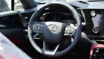 Lexus NX 350 HYBRID 2022 V4