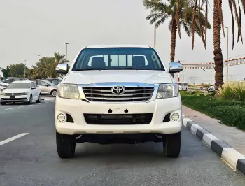 TOYOTA HILUX 2.4L DIESEL MANUAL V4 4WD 2015 MODEL YEAR WHITE COLOR