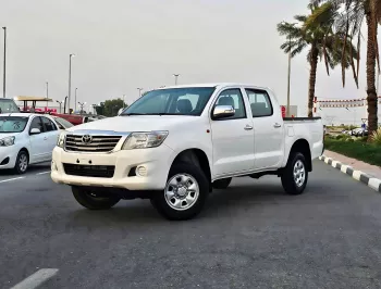 TOYOTA HILUX 2.4L DIESEL MANUAL V4 4WD 2015 MODEL YEAR WHITE COLOR