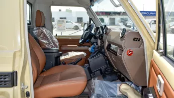 TOYOTA LAND CRUISER PICK-UP 4.0L PETROL 4WD 2024 MODEL YEAR BEIGE COLOR