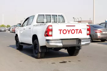 TOYOTA HILUX 2.4L DIESEL 4WD DOUBLE CAB SR5 MANUAL 2023 MODEL YEAR