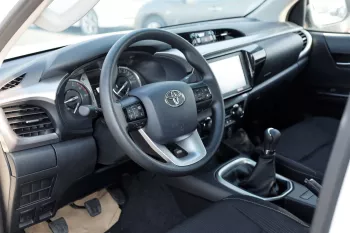 TOYOTA HILUX 2.4L DIESEL 4WD DOUBLE CAB SR5 MANUAL 2023 MODEL YEAR
