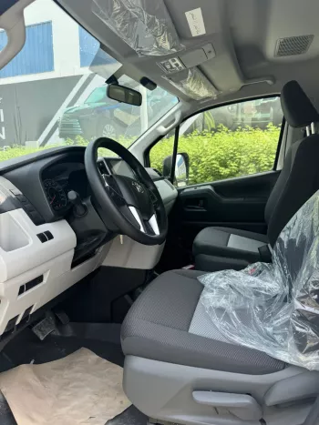 TOYOTA HIACE 3.5L PETROL 13 SEATER AUTOMATIC  2024 MODEL YEAR