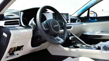 Kia K5 FWD 2022 V4