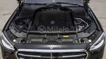 MERCEDES-BENZ S CLASS S580 4.0L PETROL 2022 MODEL YEAR BLACK COLOR