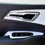 Kia Sportage FWD 2022 V4 - Thumbnail 7