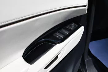 LEXUS LM350 HYBRID 2.5L E-CVT 4WD 2024 MODEL YEAR BLACK COLOR